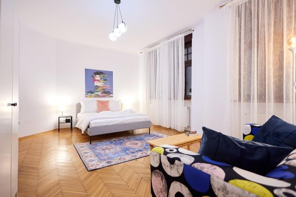 Caragiale Apartment Bukares Bagian luar foto