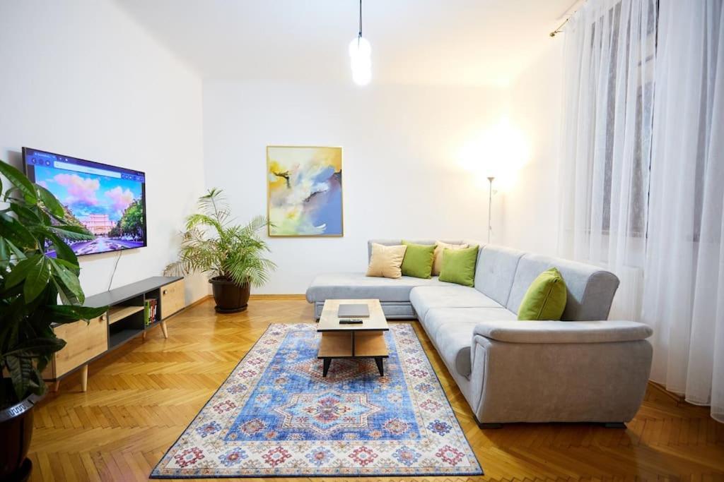 Caragiale Apartment Bukares Bagian luar foto