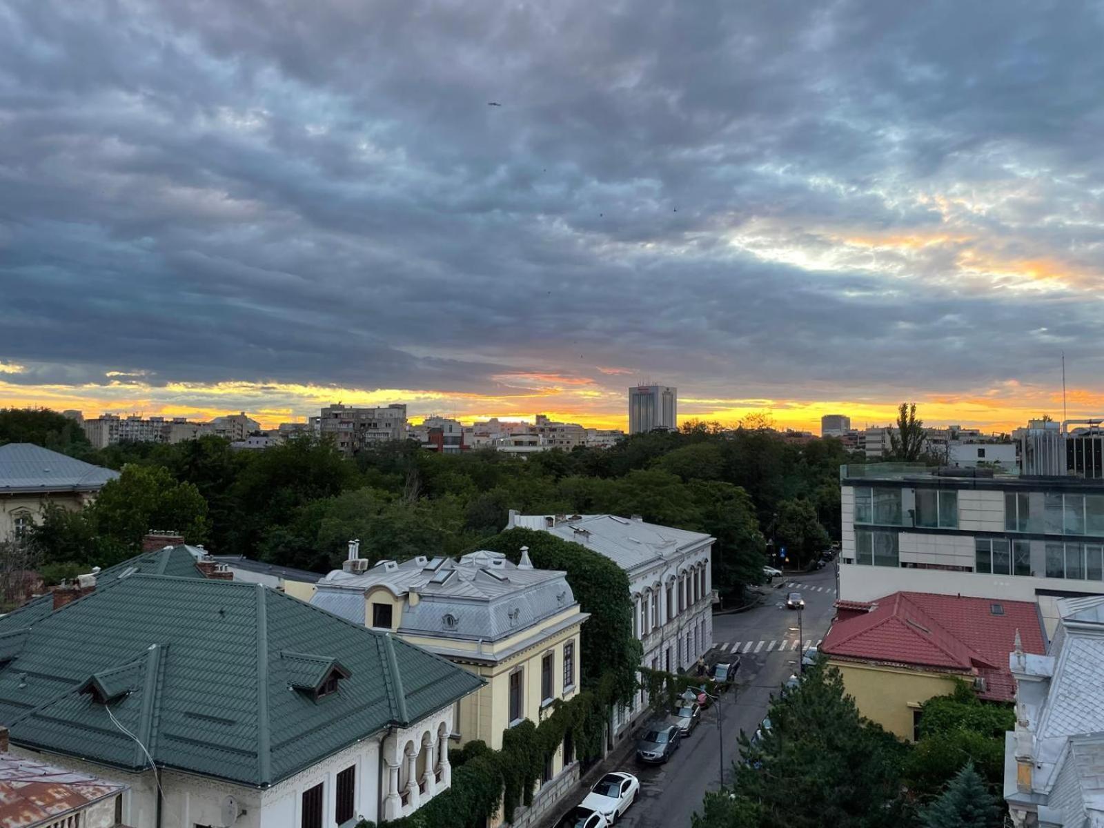 Caragiale Apartment Bukares Bagian luar foto